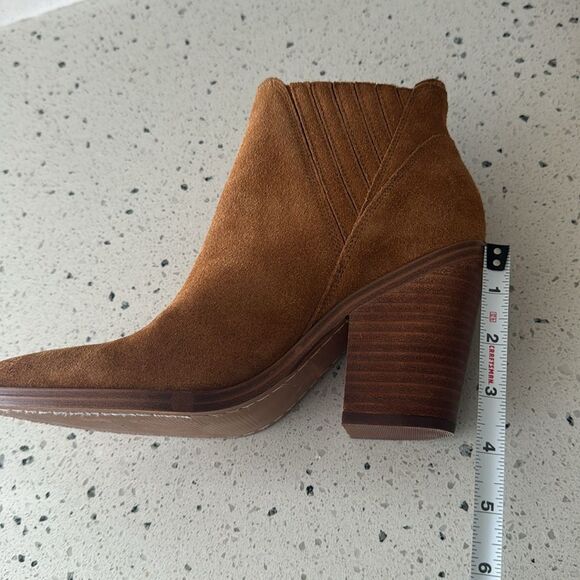 MARC FISHER GADRI Tan Suede Leather Ankle Booties Pointed Toe Pull On Size 7.5M - Picture 7 of 16